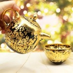 Gold oil drops to build a teapot